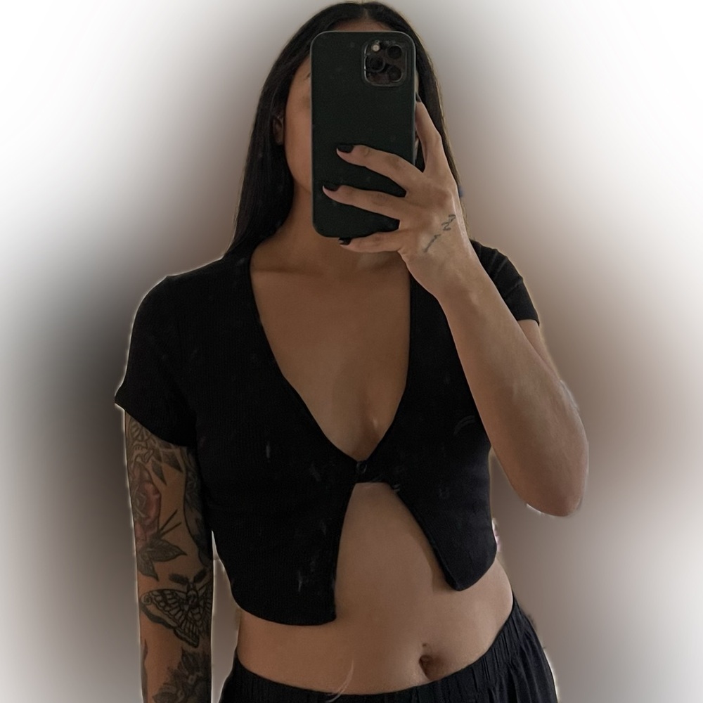 Black Ribbed Crop Top - Picture 5 of 5